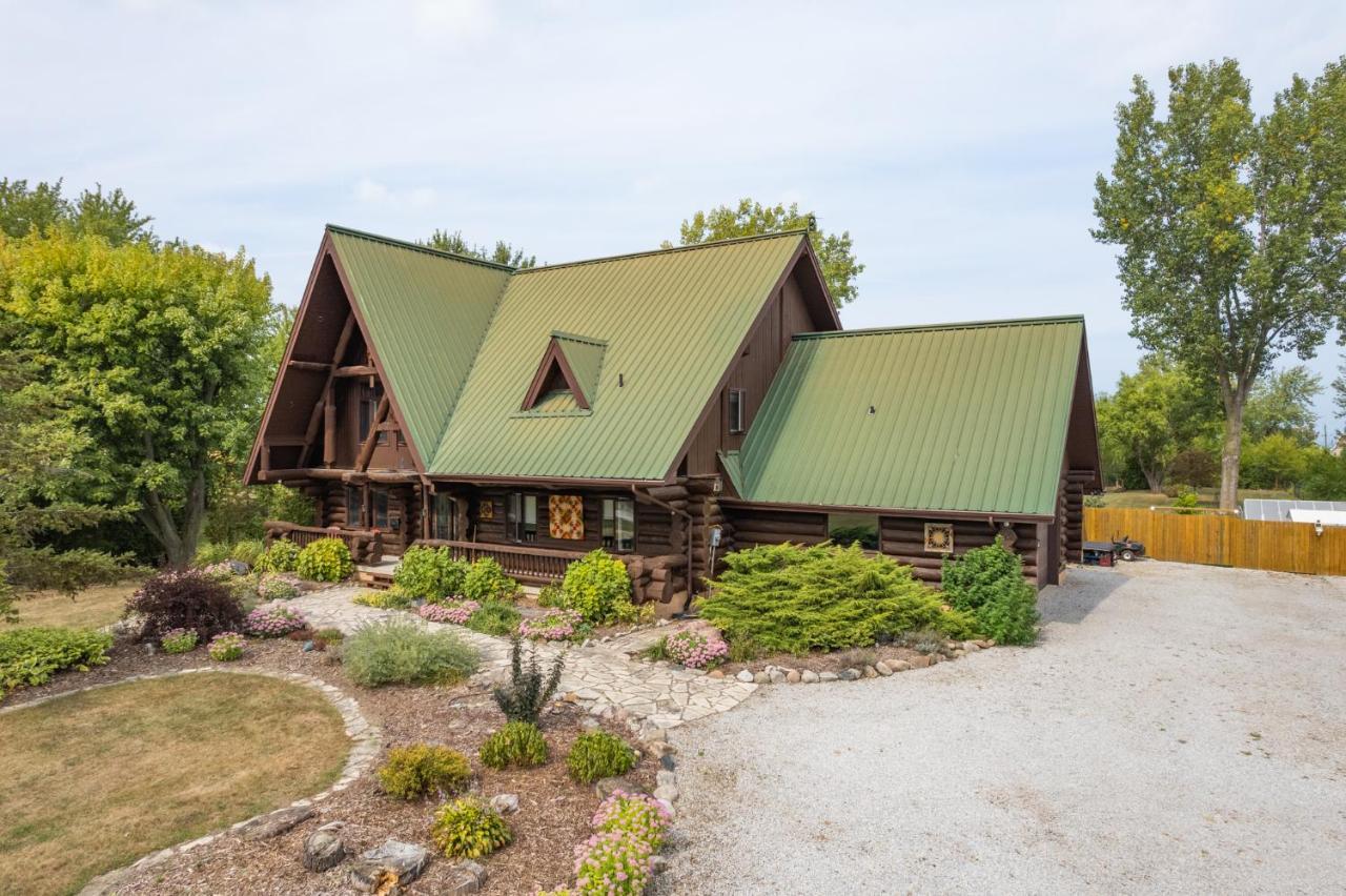 The Lodge At Lakeshore Belle River Экстерьер фото